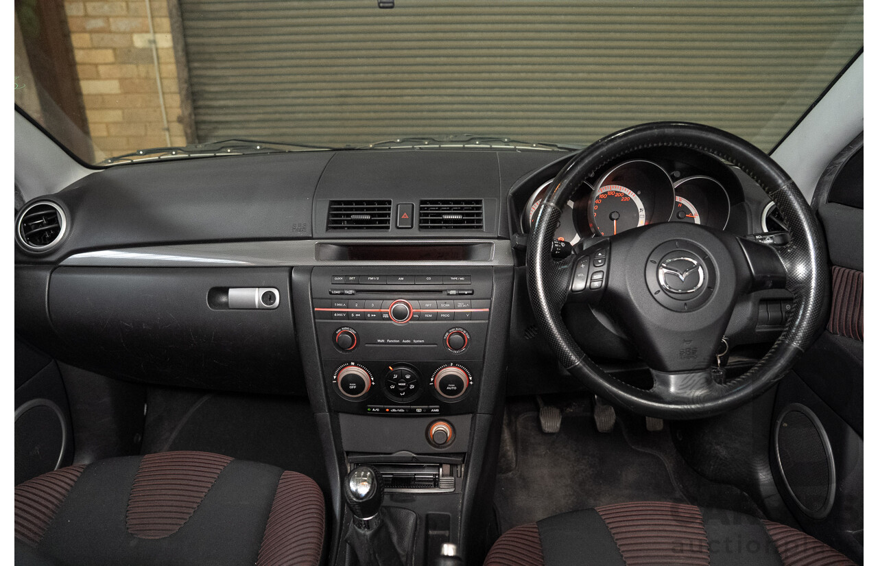 01/2004 Mazda 3 SP23 BK 4d Sedan Sunlight Silver Metallic 2.3L