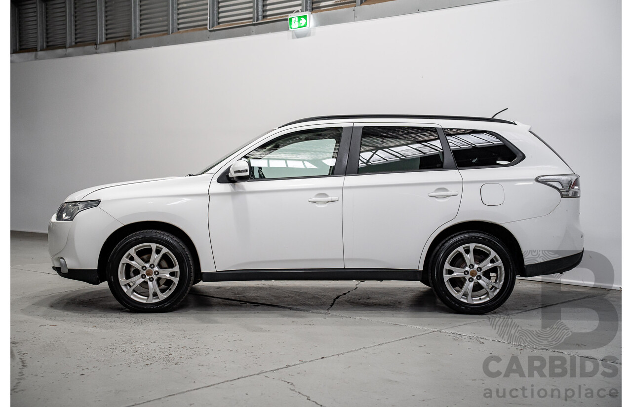 11/2013 Mitsubishi Outlander LS ZJ 4d Wagon White 2.0L