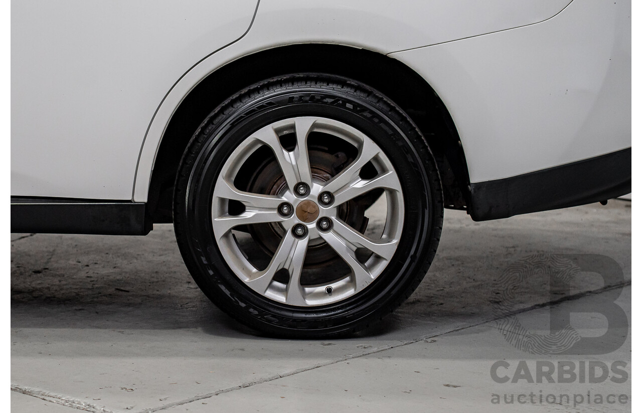 11/2013 Mitsubishi Outlander LS ZJ 4d Wagon White 2.0L