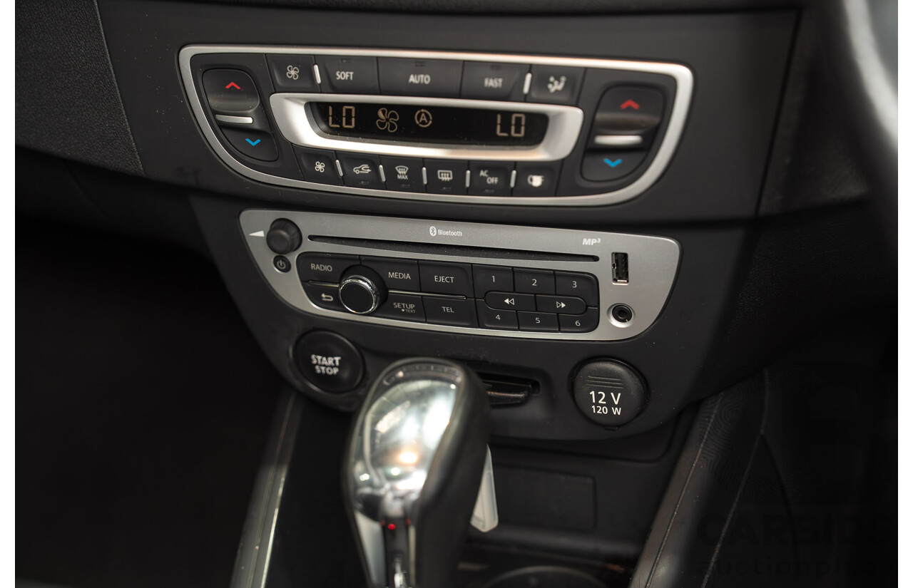 10/2013 Renault Megane GT-Line B95 5d Hatchback Silver 2.0L