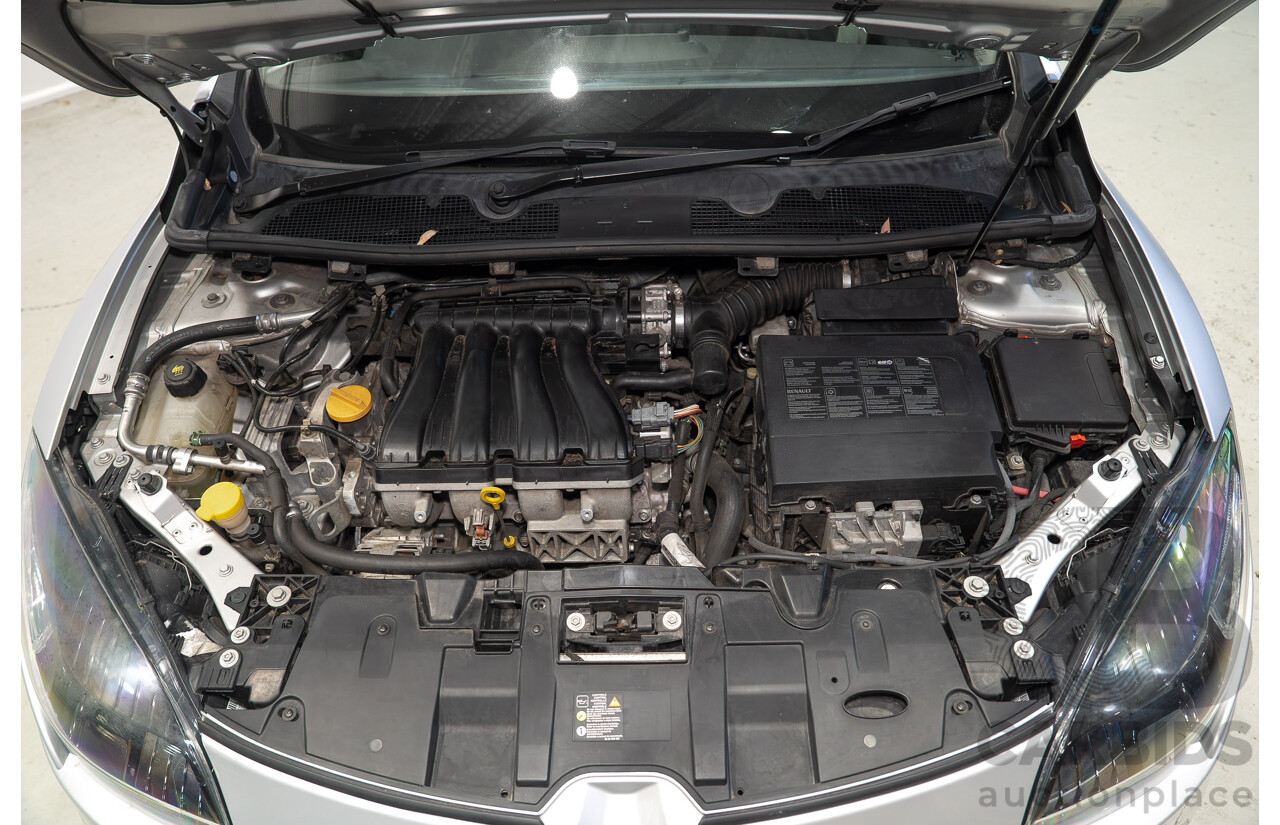 10/2013 Renault Megane GT-Line B95 5d Hatchback Silver 2.0L