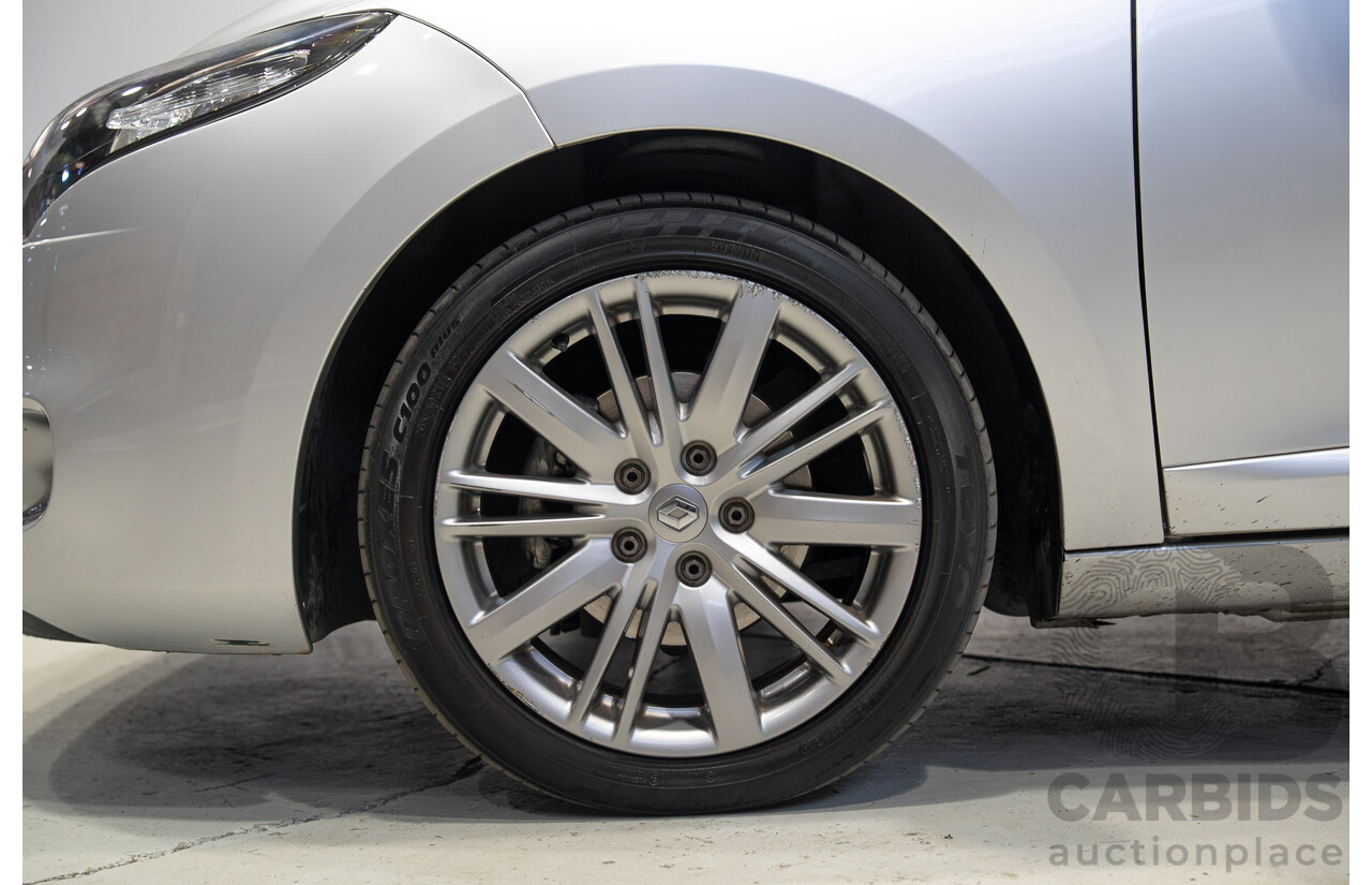10/2013 Renault Megane GT-Line B95 5d Hatchback Silver 2.0L