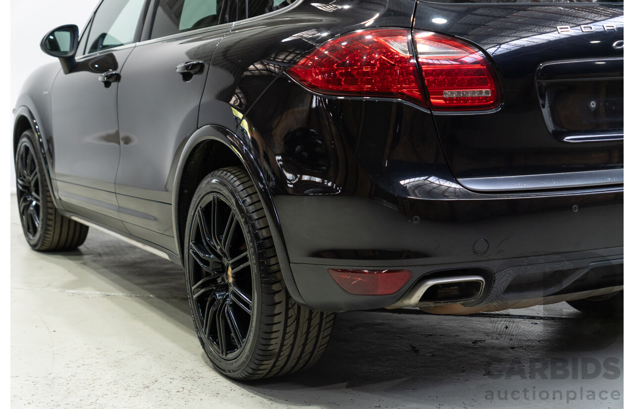 02/2013 Porsche Cayenne Diesel (AWD) Series 2 MY13 4d Wagon Jet Black Metallic Turbo Diesel V6 3.0L