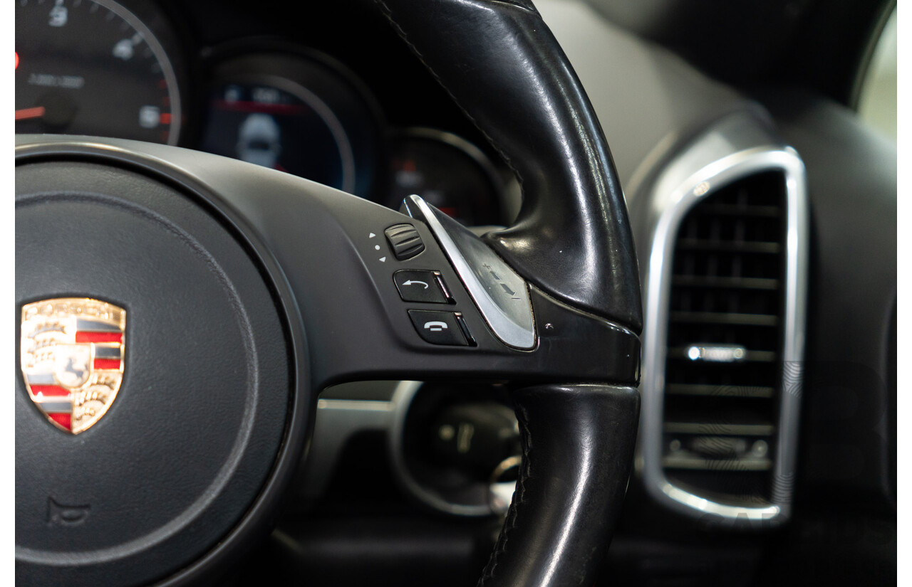 02/2013 Porsche Cayenne Diesel (AWD) Series 2 MY13 4d Wagon Jet Black Metallic Turbo Diesel V6 3.0L