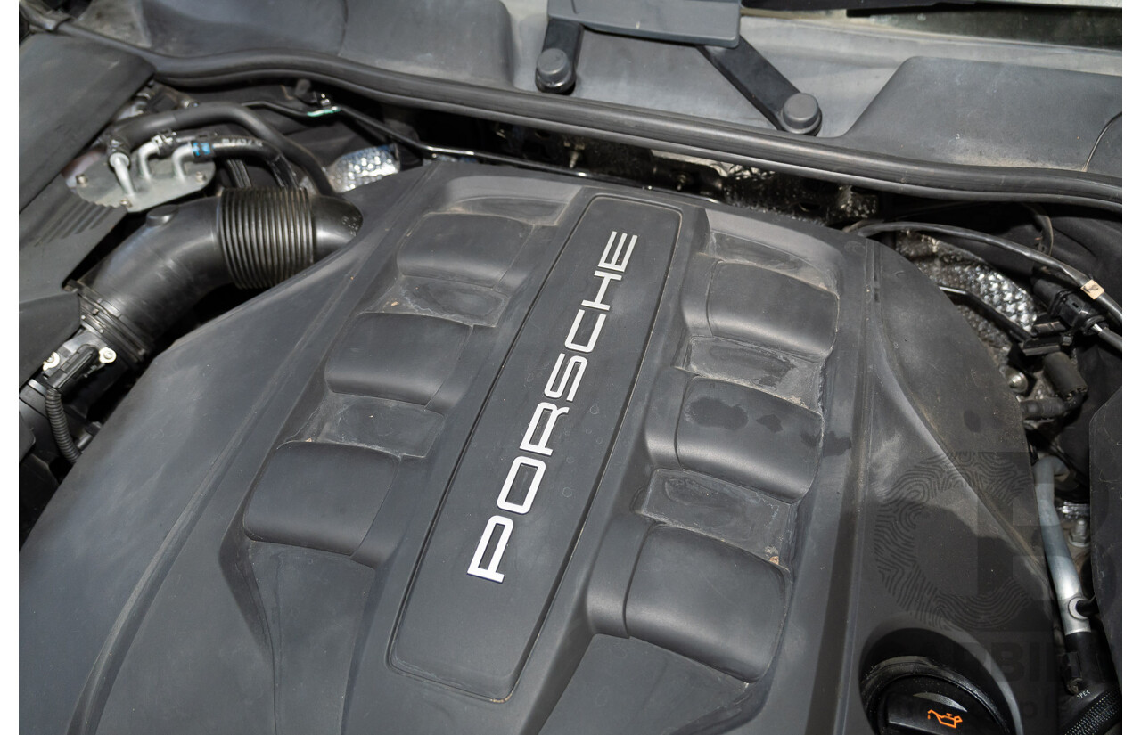02/2013 Porsche Cayenne Diesel (AWD) Series 2 MY13 4d Wagon Jet Black Metallic Turbo Diesel V6 3.0L