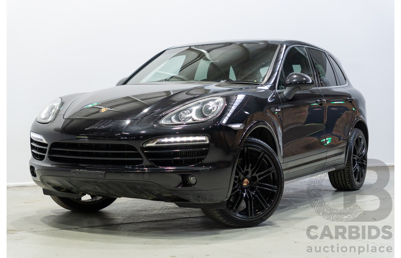 02/2013 Porsche Cayenne Diesel (AWD) Series 2 MY13 4d Wagon Jet Black Metallic Turbo Diesel V6 3.0L