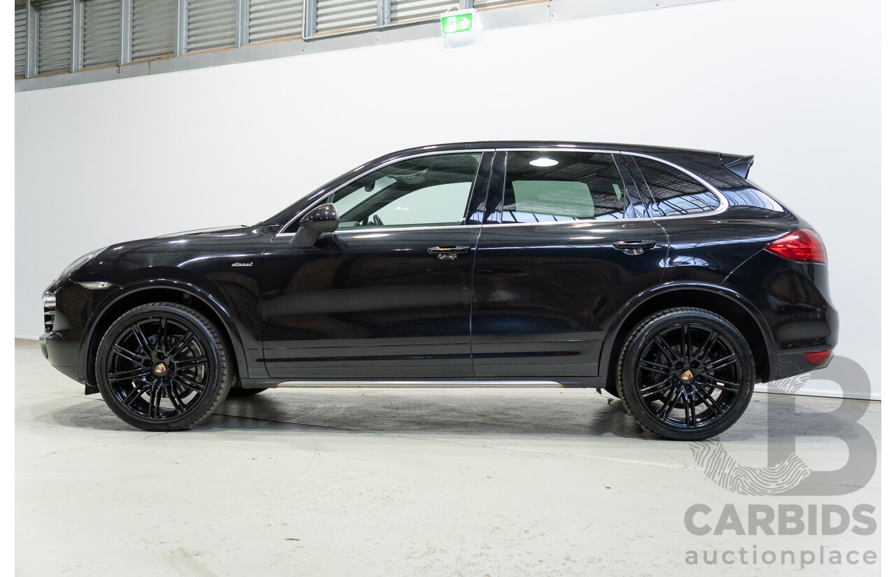02/2013 Porsche Cayenne Diesel (AWD) Series 2 MY13 4d Wagon Jet Black Metallic Turbo Diesel V6 3.0L