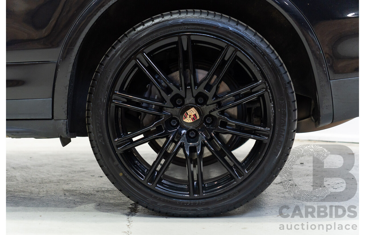 02/2013 Porsche Cayenne Diesel (AWD) Series 2 MY13 4d Wagon Jet Black Metallic Turbo Diesel V6 3.0L