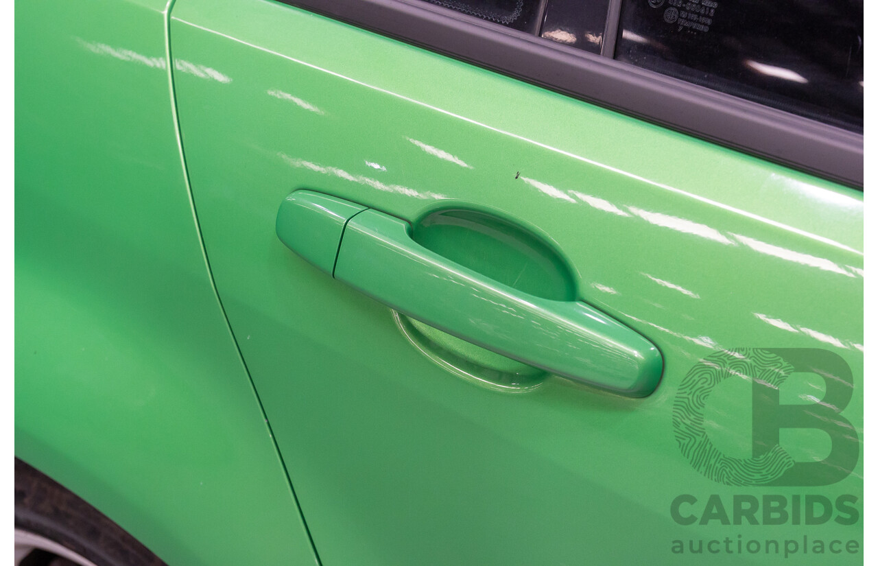 01/2008 Holden Commodore SS VE MY08 4d Sedan Atomic Green V8 6.0L