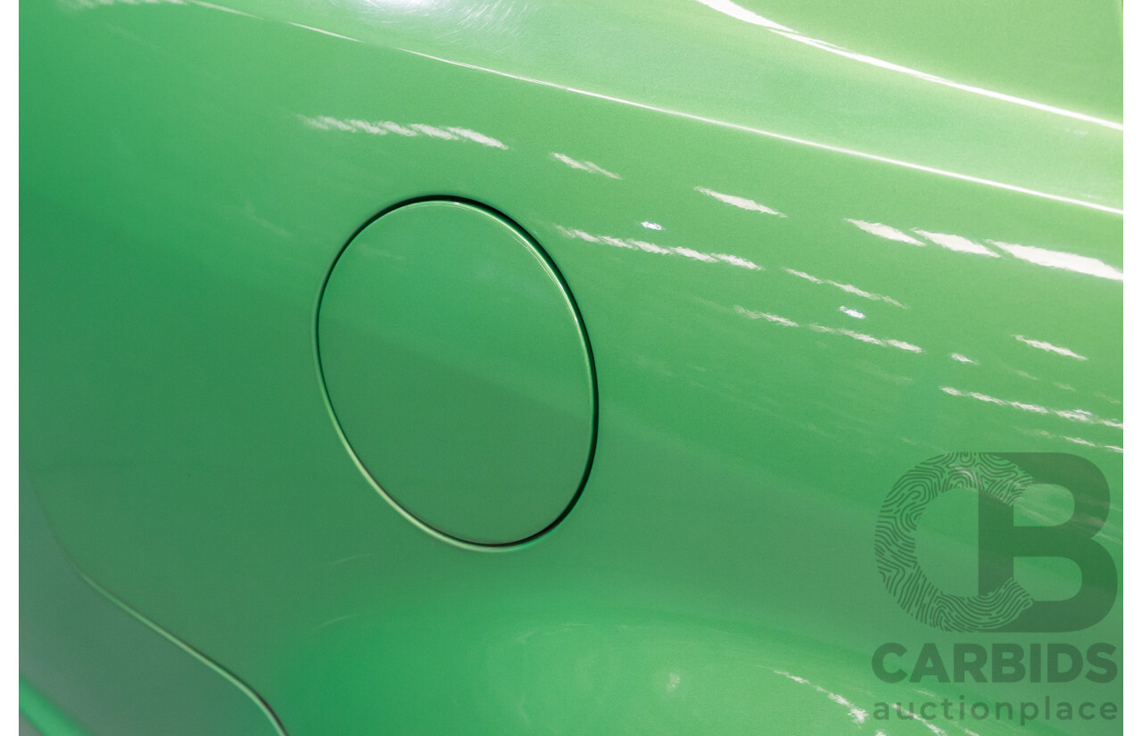 01/2008 Holden Commodore SS VE MY08 4d Sedan Atomic Green V8 6.0L