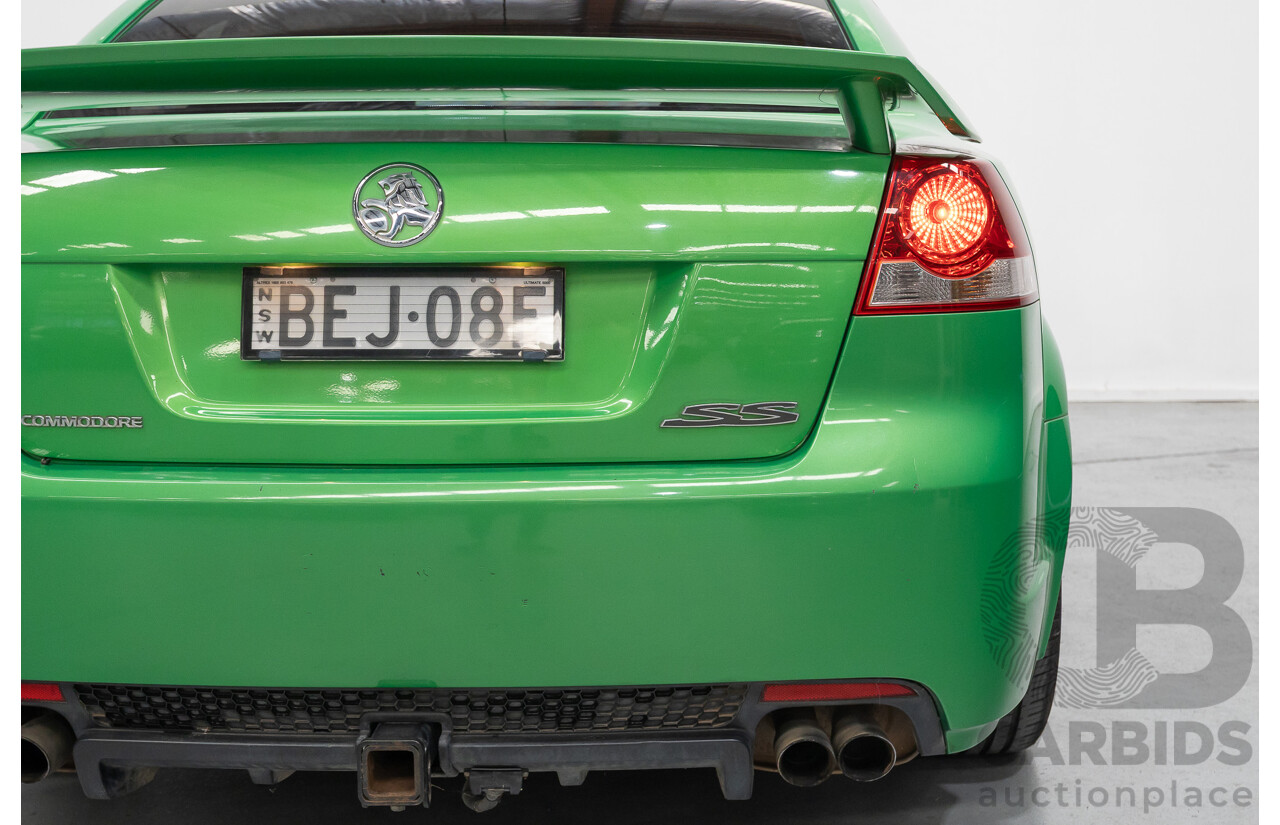 01/2008 Holden Commodore SS VE MY08 4d Sedan Atomic Green V8 6.0L