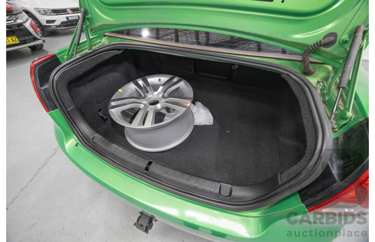 01/2008 Holden Commodore SS VE MY08 4d Sedan Atomic Green V8 6.0L
