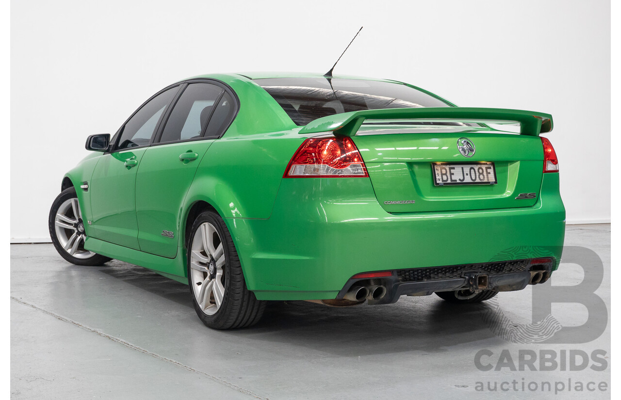 01/2008 Holden Commodore SS VE MY08 4d Sedan Atomic Green V8 6.0L