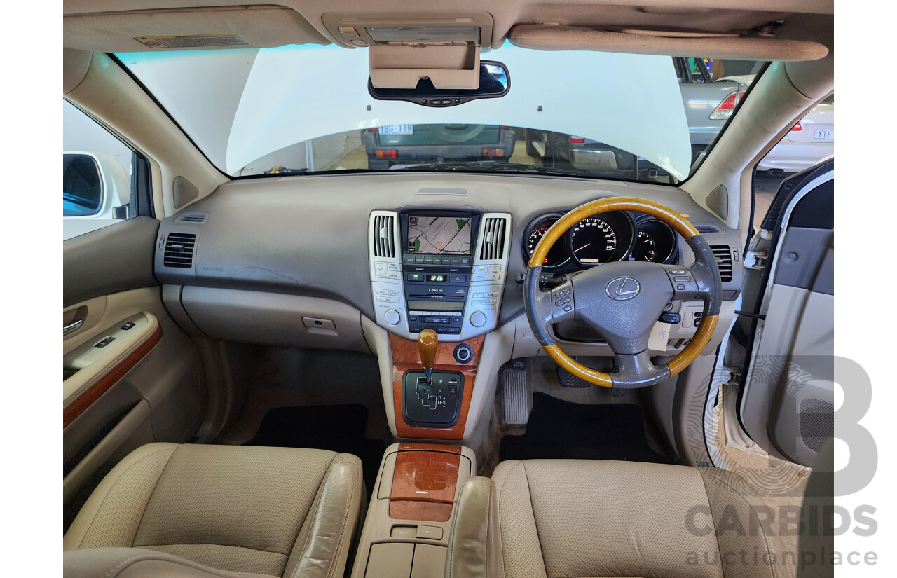 11/2004 Lexus Rx330 Sports MCU38R 4d Wagon White 3.3L