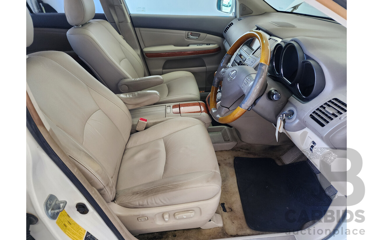 11/2004 Lexus Rx330 Sports MCU38R 4d Wagon White 3.3L