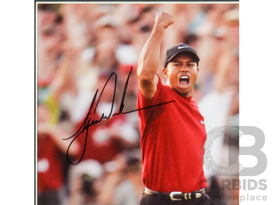 15 Time Major Champion & 82-Time PGA Tour Winner Tiger Woods Signed Framed Golf Photograph Display - With COA