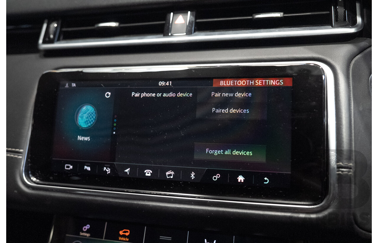 09/2017 Land Rover Range Rover Velar D300 HSE (AWD) L560 MY18 4d Wagon Ultimate Black Metallic Twin Turbo Diesel V6 3.0L