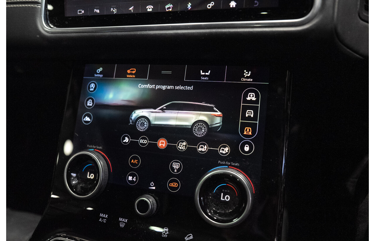 09/2017 Land Rover Range Rover Velar D300 HSE (AWD) L560 MY18 4d Wagon Ultimate Black Metallic Twin Turbo Diesel V6 3.0L