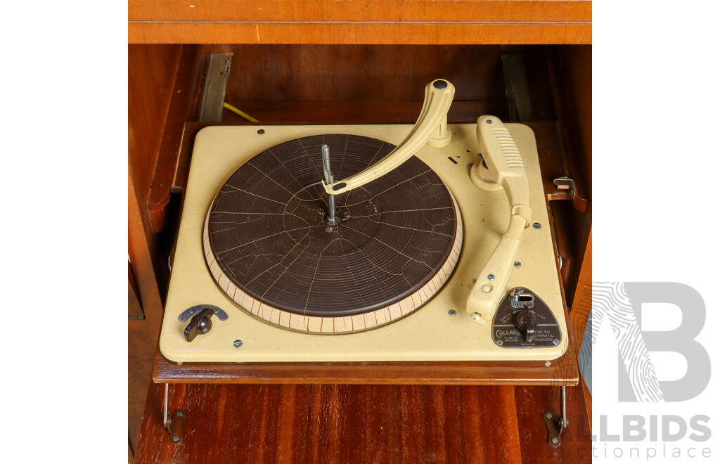 Art Deco Radiogram