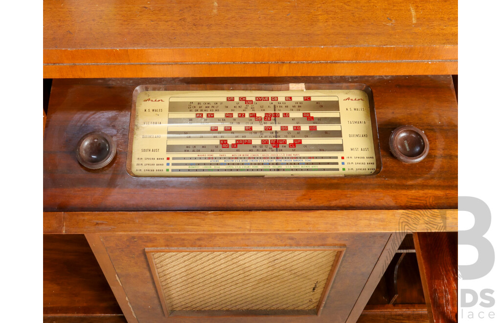 Art Deco Radiogram