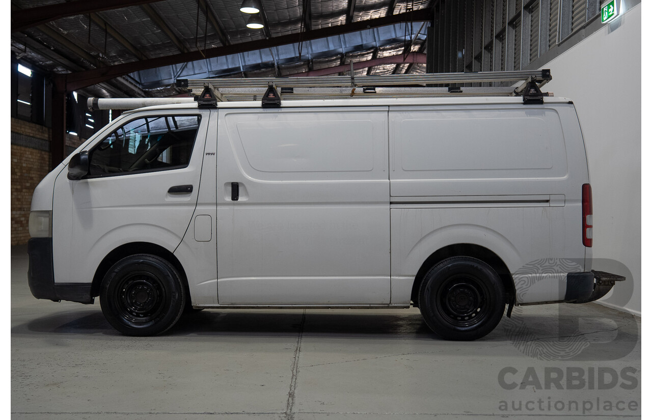 11/2005 Toyota Hiace LWB TRH201R 4d Van White 2.7L
