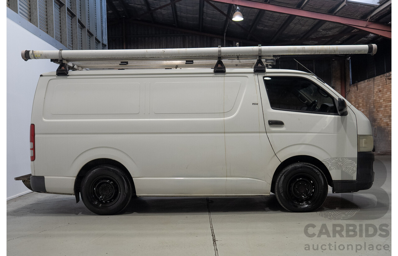 11/2005 Toyota Hiace LWB TRH201R 4d Van White 2.7L