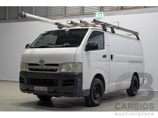 11/2005 Toyota Hiace LWB TRH201R 4d Van White 2.7L