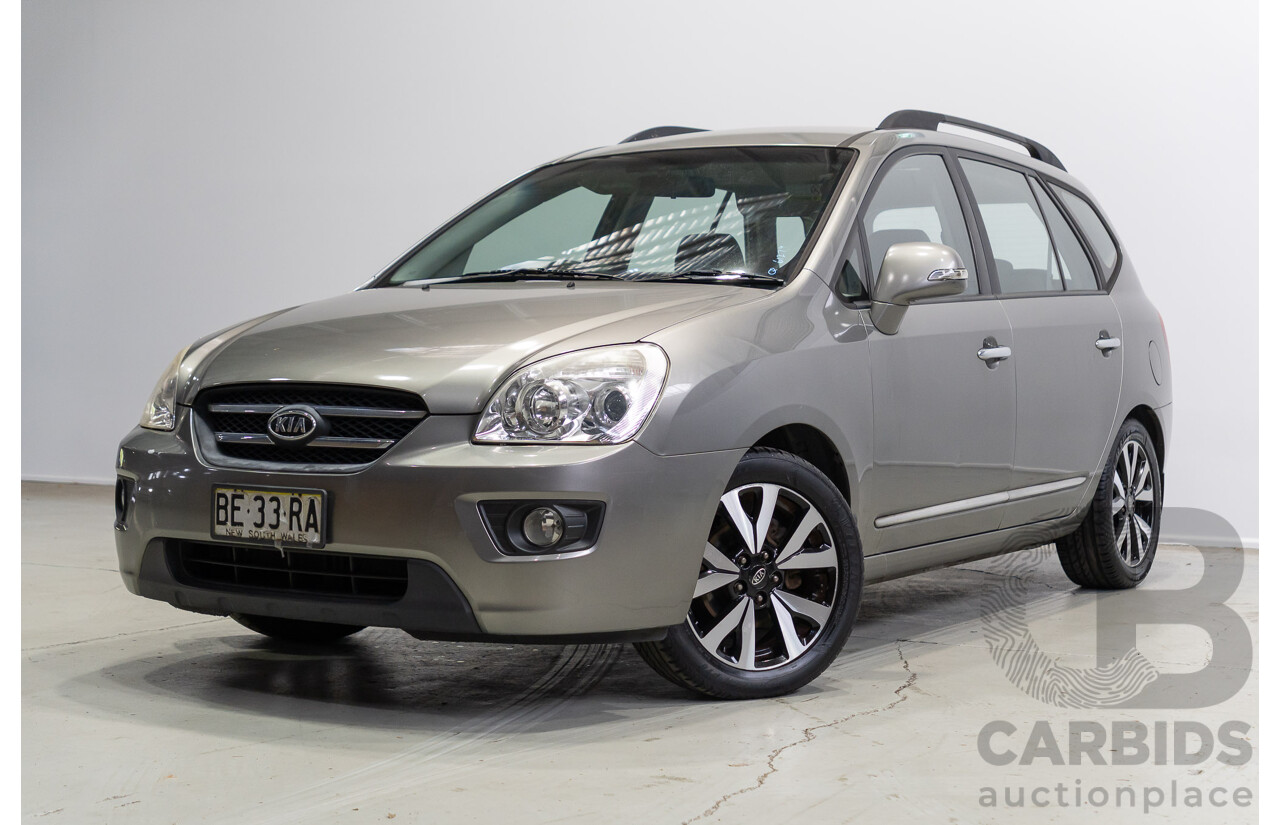 01/2010 Kia Rondo EX UN MY10 4d Wagon Titanium Silver 2.0L - 7 Seater