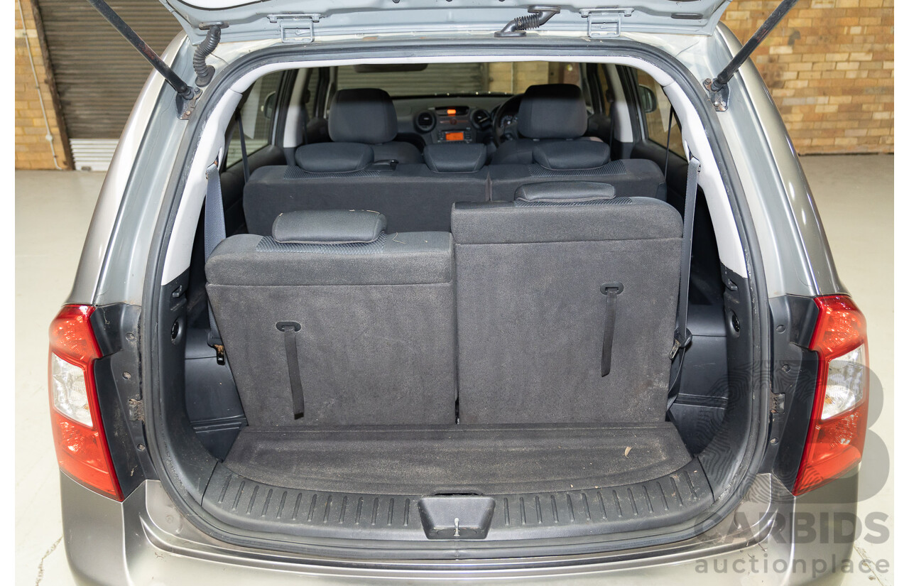 01/2010 Kia Rondo EX UN MY10 4d Wagon Titanium Silver 2.0L - 7 Seater