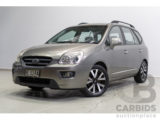 01/2010 Kia Rondo EX UN MY10 4d Wagon Titanium Silver 2.0L - 7 Seater