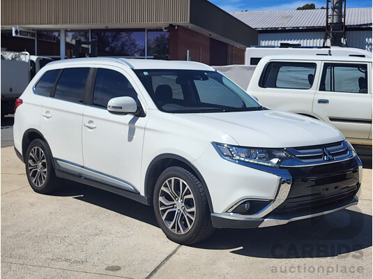 12/2016 Mitsubishi Outlander LS Safety Pack (4x4) ZK MY17 4d Wagon White 2.3L