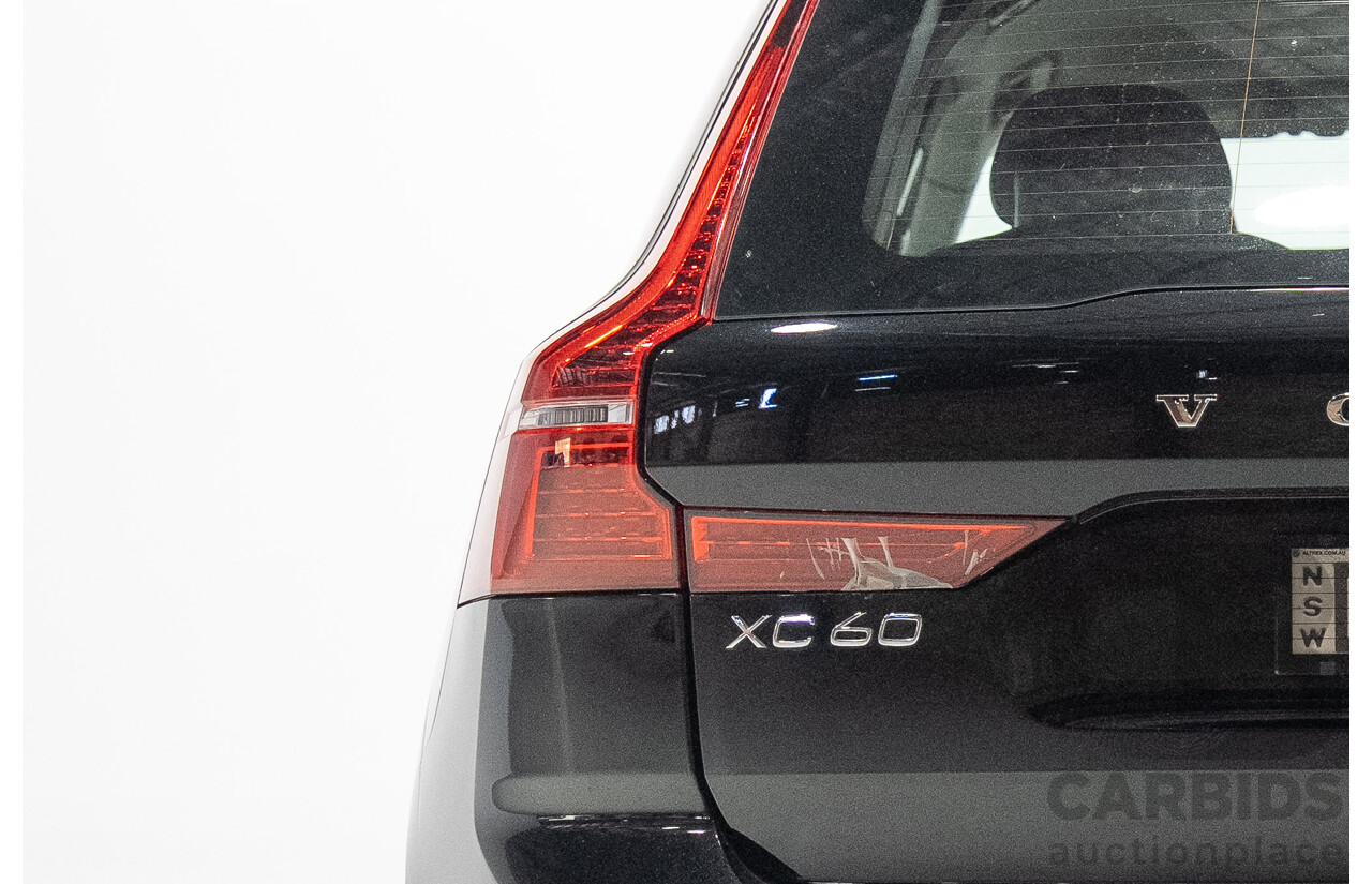 11/2017 Volvo XC60 D4 Inscription (AWD) 246 MY18 4d Wagon Ice White Turbo Diesel 2.0L