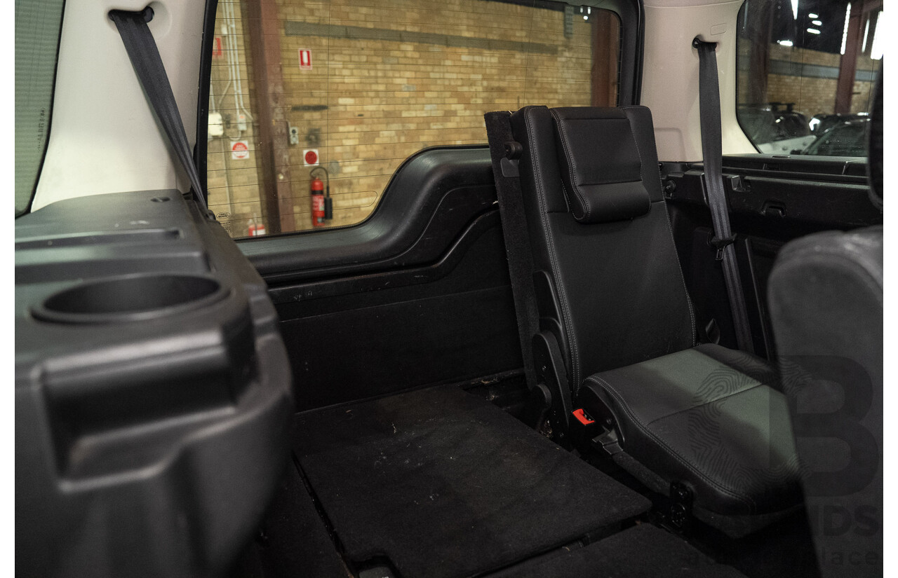 07/2014 Land Rover Discovery 4 3.0 TDV6 (4x4) MY14 4d Wagon Indus Silver Twin Turbo Diesel V6 3.0L - 7 Seater