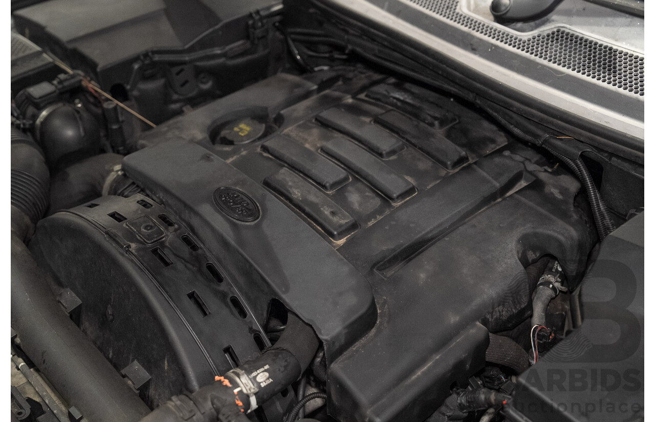 07/2014 Land Rover Discovery 4 3.0 TDV6 (4x4) MY14 4d Wagon Indus Silver Twin Turbo Diesel V6 3.0L - 7 Seater