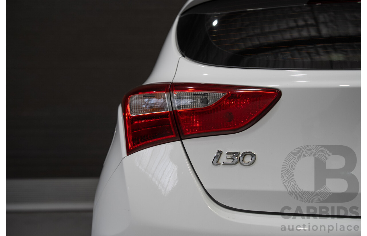 10/2016 Hyundai I30 Active CRDi GD4 Series 2 5d Hatchback White Turbo Diesel 1.6L