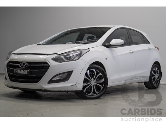 10/2016 Hyundai I30 Active CRDi GD4 Series 2 5d Hatchback White Turbo Diesel 1.6L