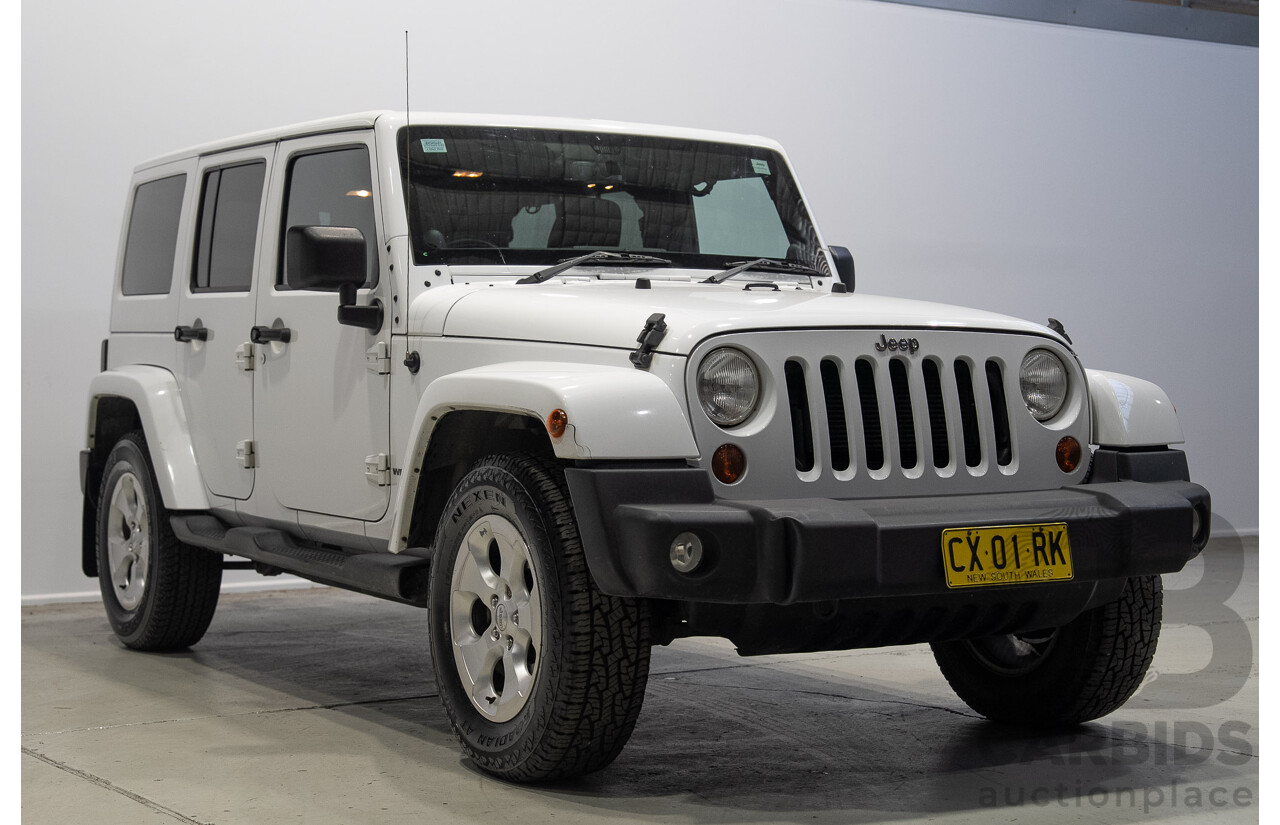 4/2013 Jeep Wrangler Unlimited Overland JK MY13 4d Hardtop White V6 3.6L