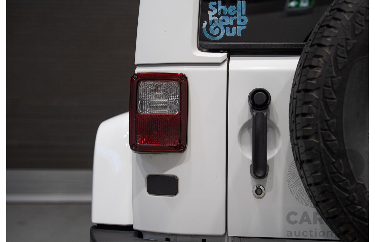 4/2013 Jeep Wrangler Unlimited Overland JK MY13 4d Hardtop White V6 3.6L