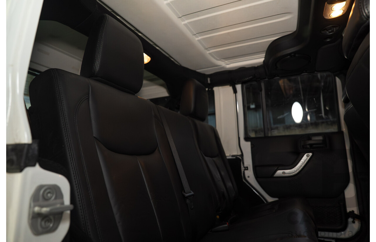 4/2013 Jeep Wrangler Unlimited Overland JK MY13 4d Hardtop White V6 3.6L