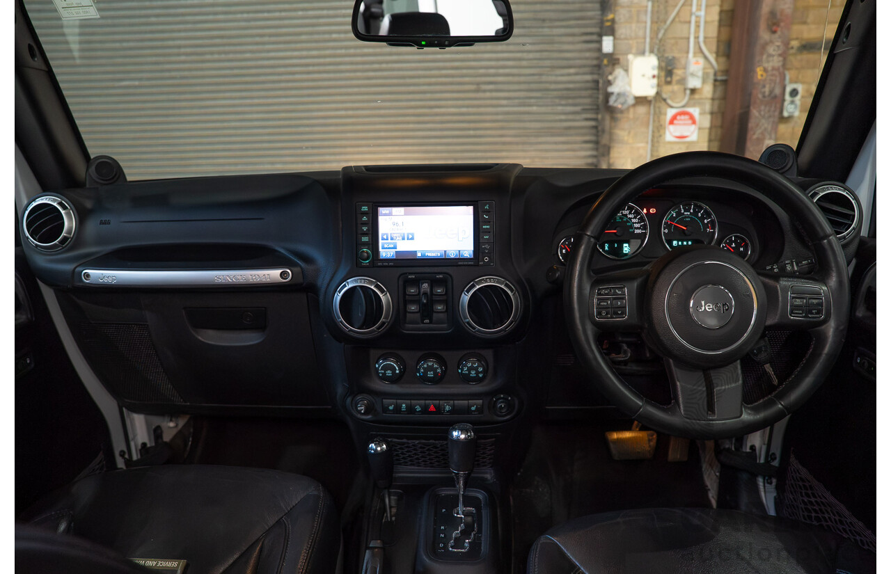 4/2013 Jeep Wrangler Unlimited Overland JK MY13 4d Hardtop White V6 3.6L