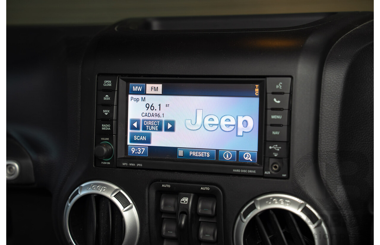 4/2013 Jeep Wrangler Unlimited Overland JK MY13 4d Hardtop White V6 3.6L
