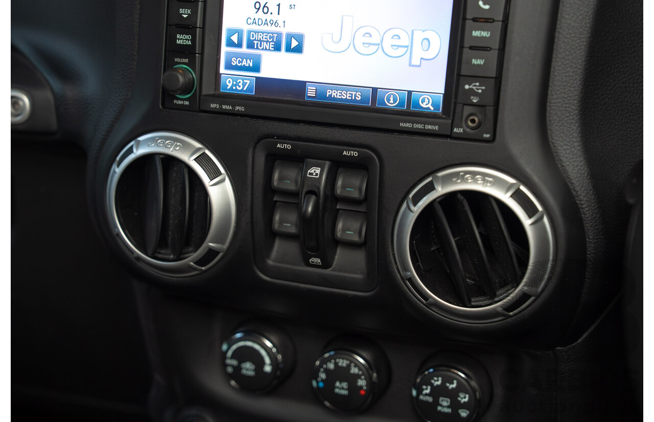 4/2013 Jeep Wrangler Unlimited Overland JK MY13 4d Hardtop White V6 3.6L
