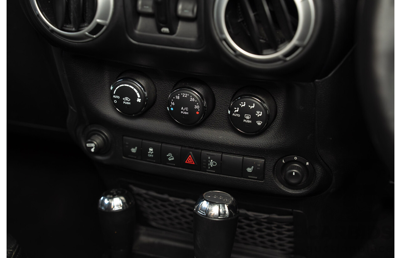 4/2013 Jeep Wrangler Unlimited Overland JK MY13 4d Hardtop White V6 3.6L