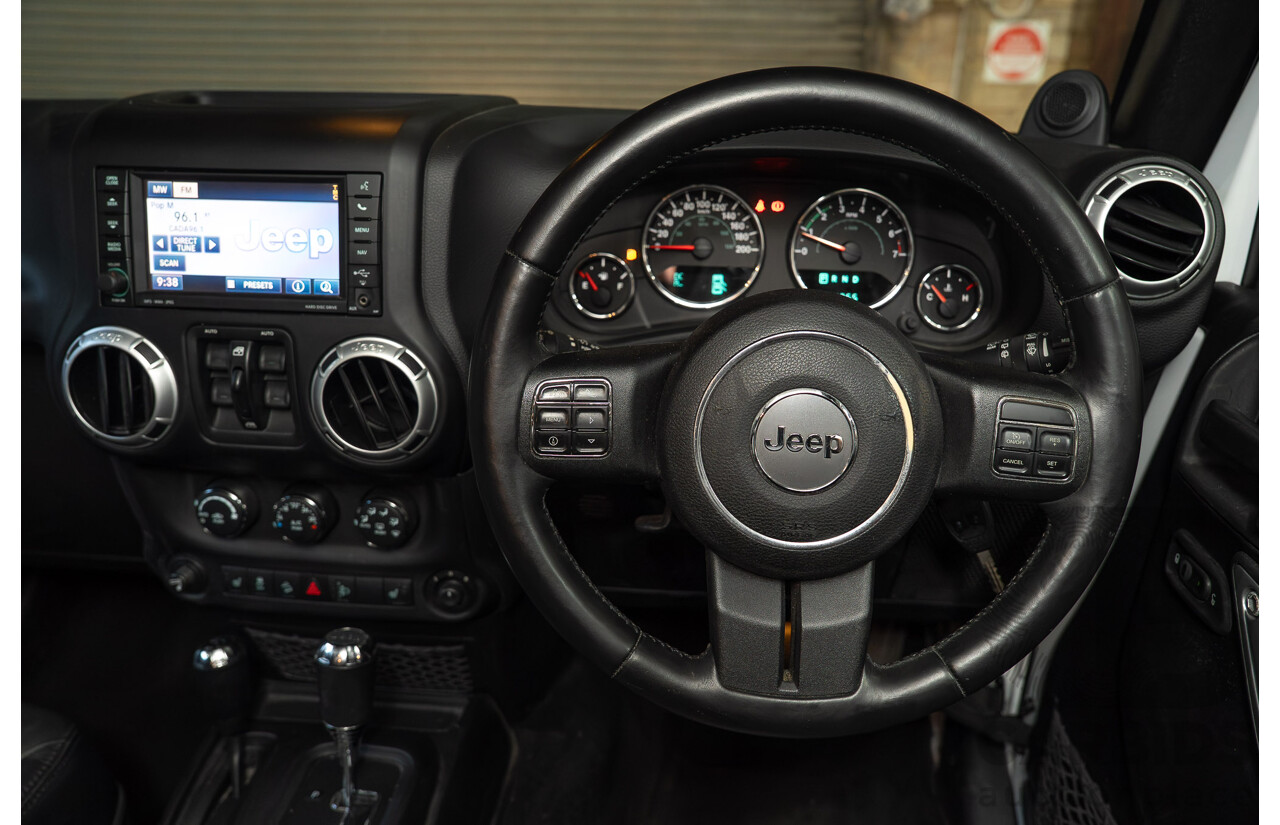 4/2013 Jeep Wrangler Unlimited Overland JK MY13 4d Hardtop White V6 3.6L