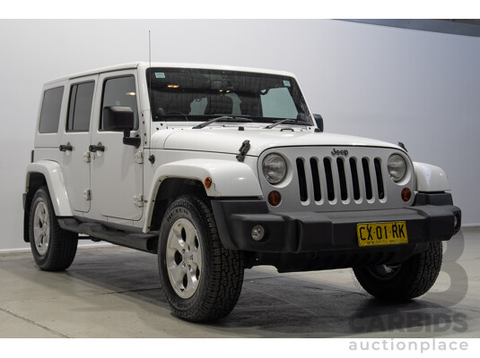 4/2013 Jeep Wrangler Unlimited Overland JK MY13 4d Hardtop White V6 3.6L