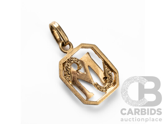 9ct Yellow Gold & Diamond Pendant