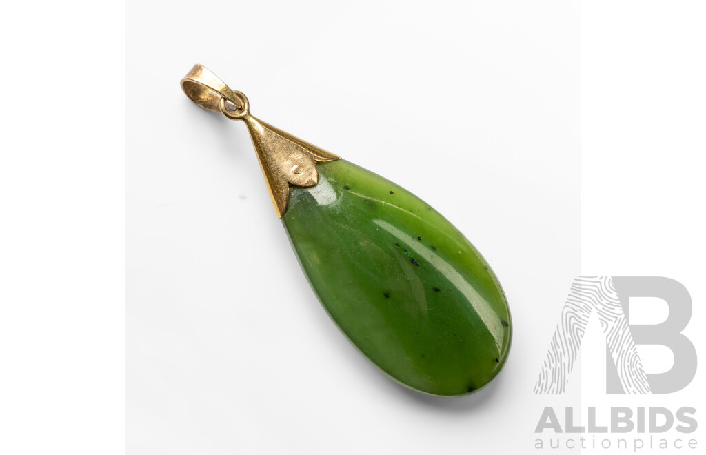 Handmade 14ct Yellow Gold Capped Jadeite Pendant - 4.38gms