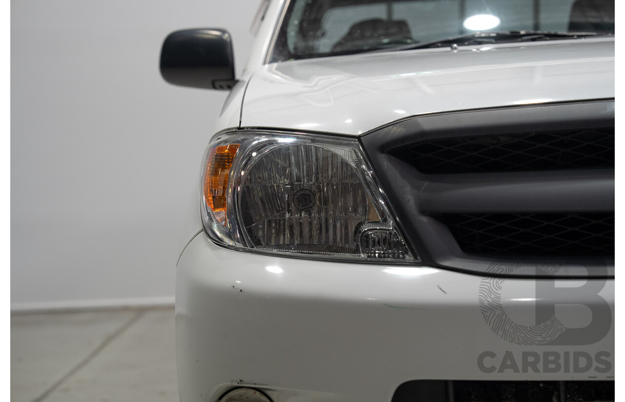 05/2008 Toyota Hilux SR GGN15R 07 UPGRADE X Cab P/Up White 4.0L