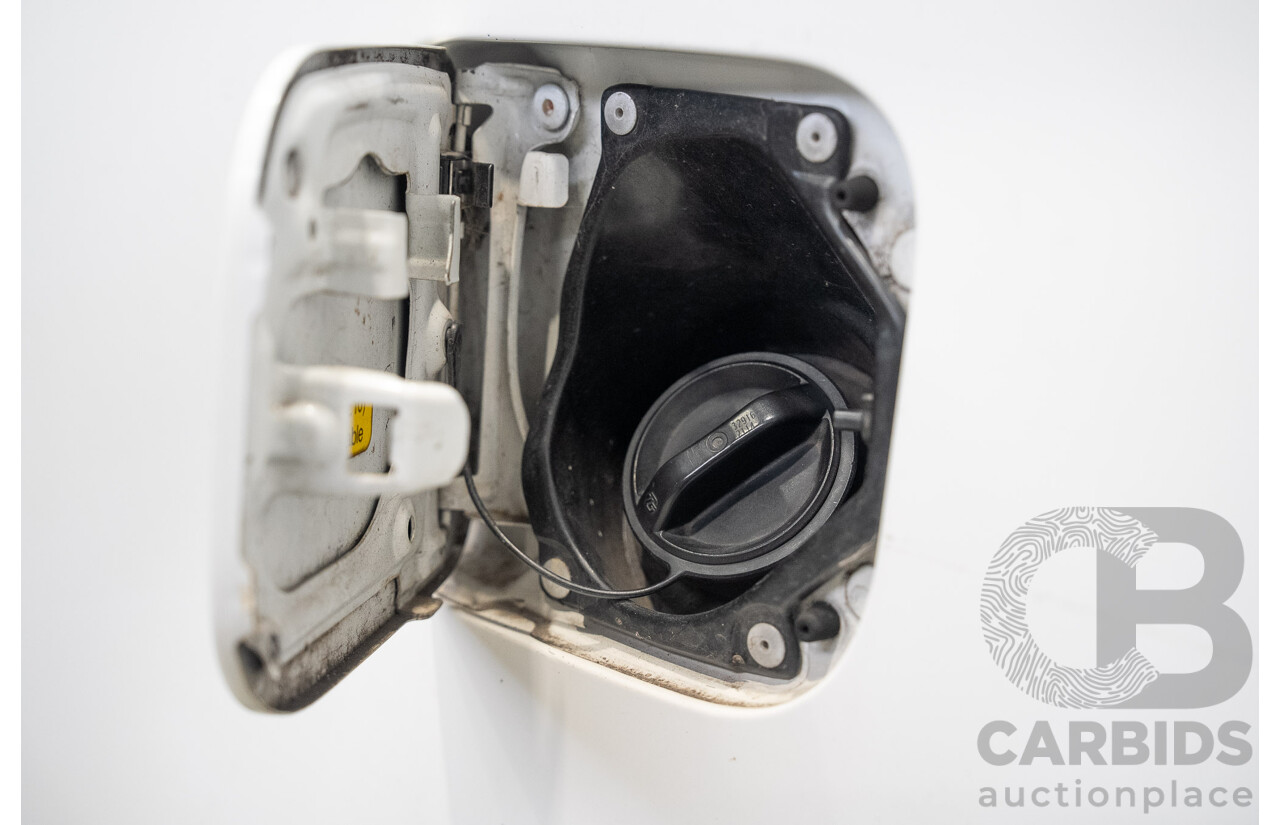 05/2008 Toyota Hilux SR GGN15R 07 UPGRADE X Cab P/Up White 4.0L