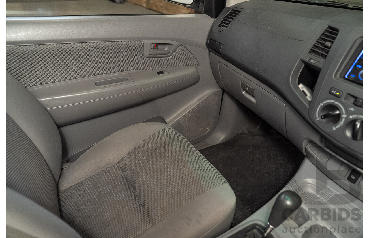 05/2008 Toyota Hilux SR GGN15R 07 UPGRADE X Cab P/Up White 4.0L